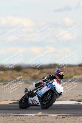 media/Nov-16-2025-Race Pace (Sun) [[8c5fa54630]]/Non Verified Riders (1st 20 Minutes)/5-Turn 15 (110pm)/